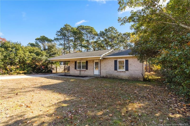 3633 Metric Dr, Hope Mills, NC 28348