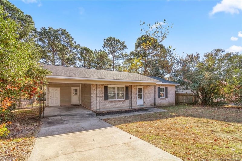 3633 Metric Dr, Hope Mills, NC 28348