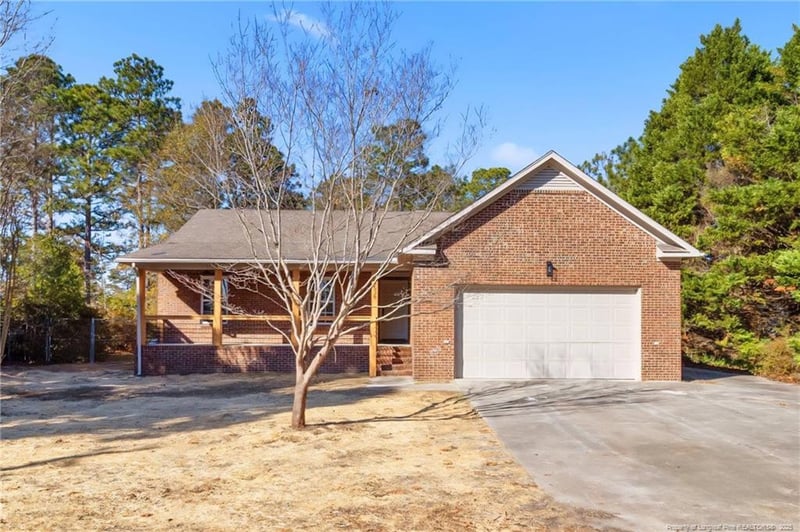 3638 Golfview Rd, Hope Mills, NC 28348