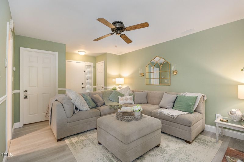 3639 Mill Rn #12, Raleigh, NC 27612