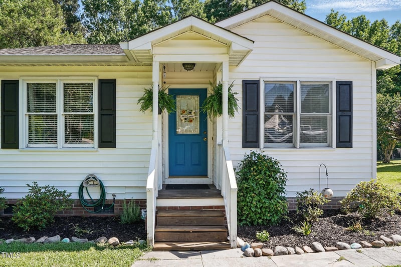 364 Chinaberry Ln, Angier, NC 27501