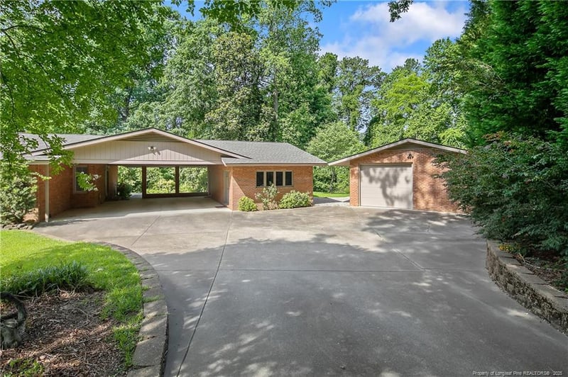 3641 Farmbrook Rd, Fayetteville, NC 28303