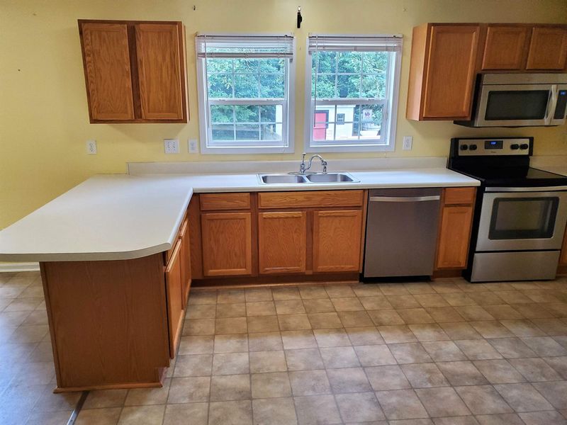 3641 Old School Rd, Four Oaks, NC 27524