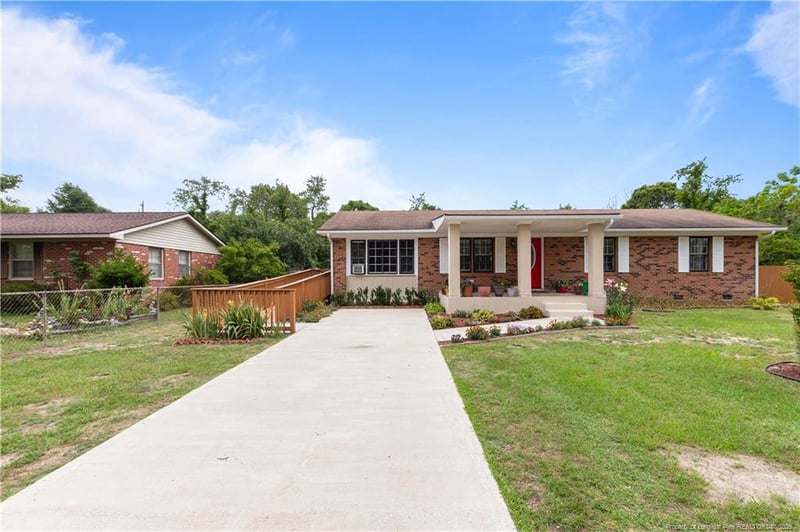 3643 Gloucester Dr, Hope Mills, NC 28348