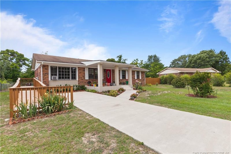 3643 Gloucester Dr, Hope Mills, NC 28348