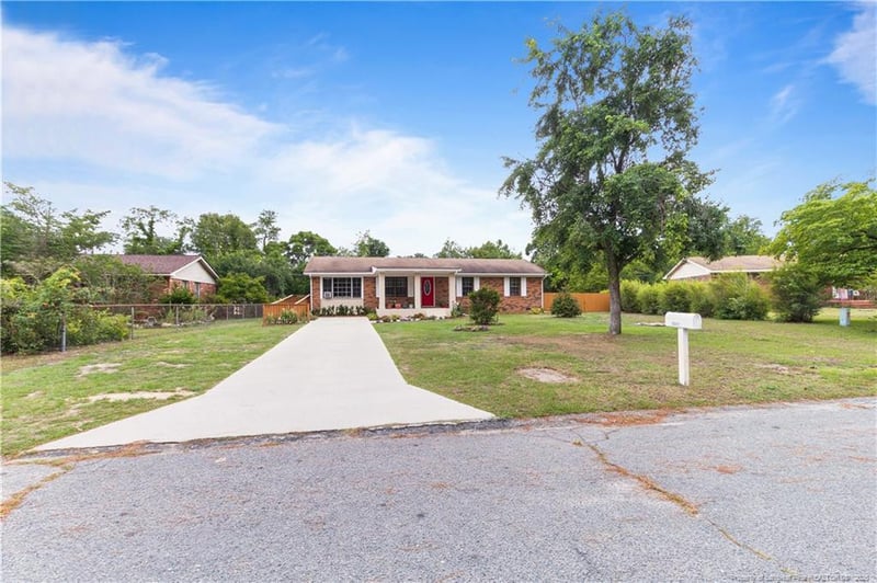 3643 Gloucester Dr, Hope Mills, NC 28348