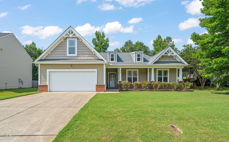 365 Collinsworth Dr, Clayton, NC 27527