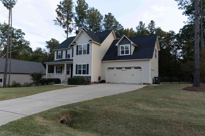 365 Knights Bridge Dr, Clayton, NC 27520