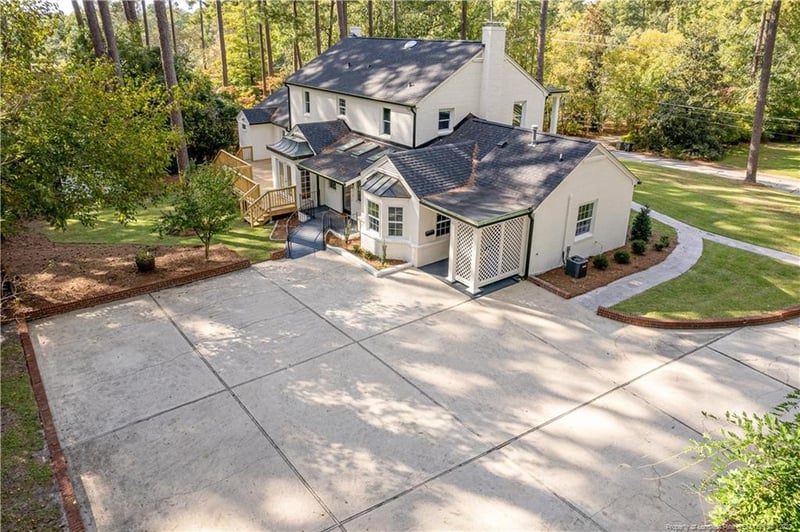 365 Valley Rd, Fayetteville, NC 28305