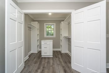 365 Valley Rd, Fayetteville, NC 28305