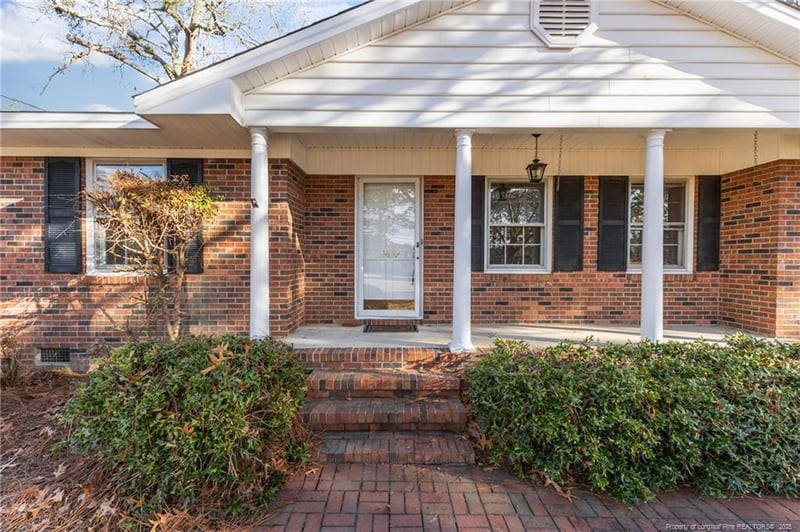 3659 Lake Forest Dr, Hope Mills, NC 28348