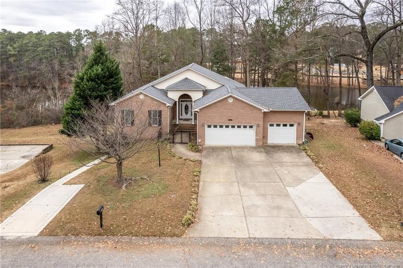 367 Conifer Dr, Fayetteville, NC 28314