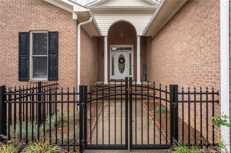 367 Conifer Dr, Fayetteville, NC 28314