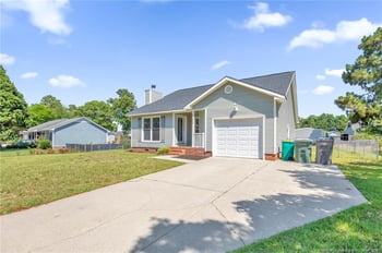 3672 Highgate Dr, Hope Mills, NC 28348