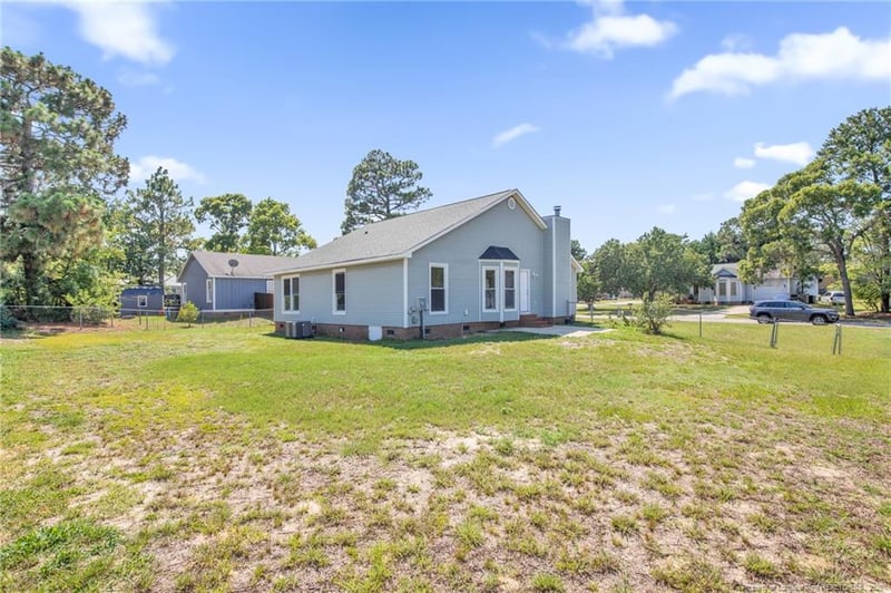 3672 Highgate Dr, Hope Mills, NC 28348