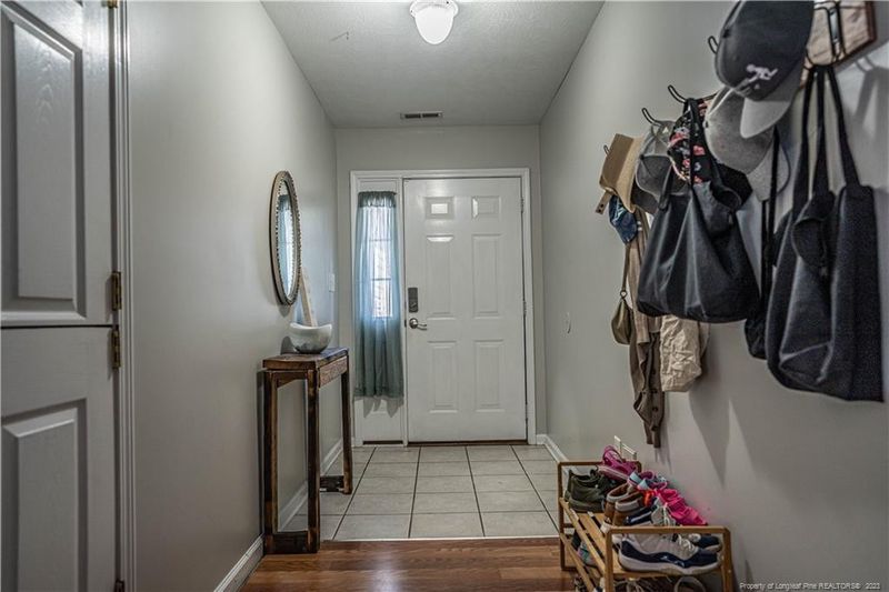 3677 Pioneer Dr, Hope Mills, NC 28348