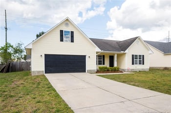3678 Pioneer Dr, Hope Mills, NC 28348