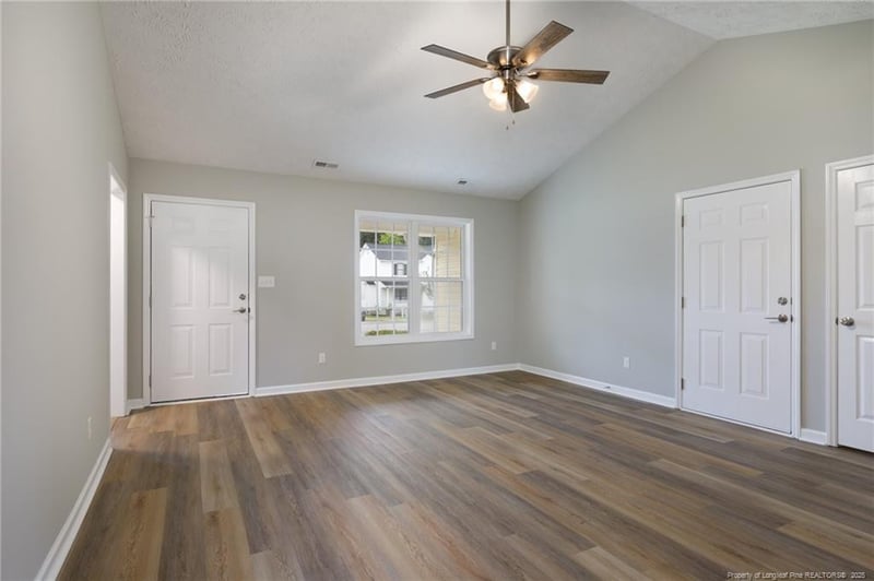 3678 Pioneer Dr, Hope Mills, NC 28348