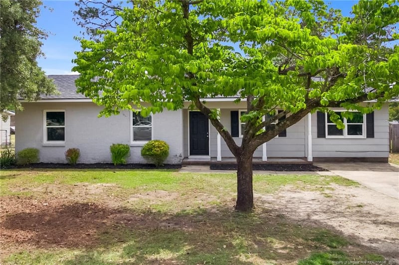 3679 Marcliff Rd, Hope Mills, NC 28348