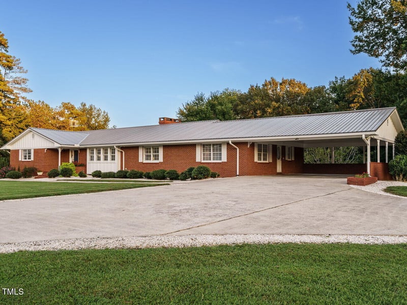 3680 15 501 , Pittsboro, NC 27312