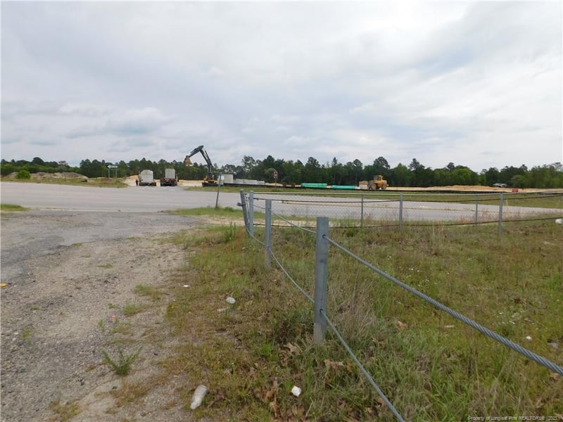 3680 Elk Rd, Hope Mills, NC 28348