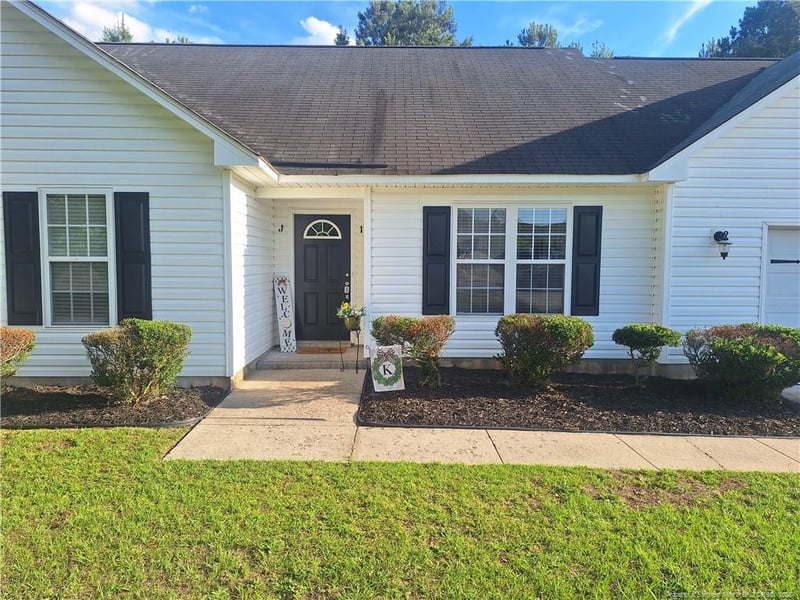 3681 Pioneer Dr, Hope Mills, NC 28348