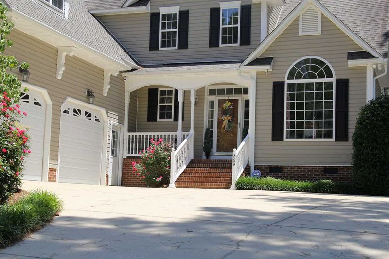 369 Cameron Dr, Raleigh, NC 27603