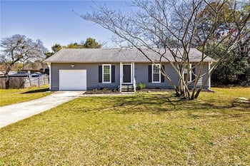3690 Highgate Dr, Hope Mills, NC 28348