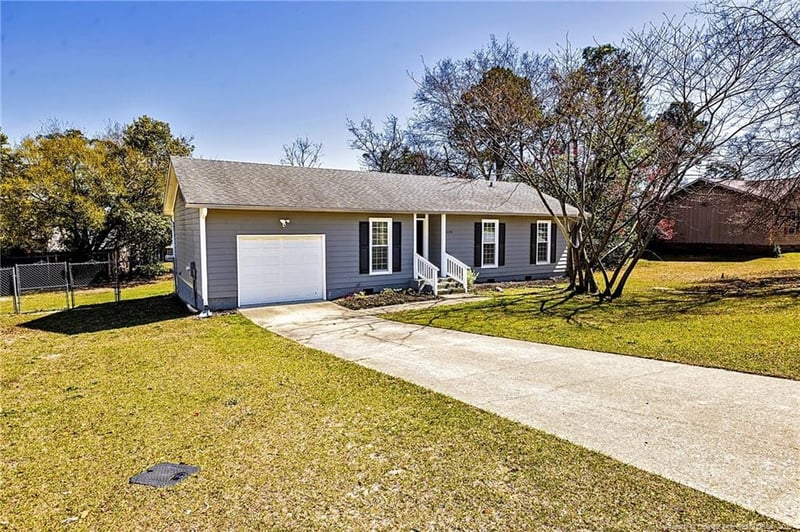 3690 Highgate Dr, Hope Mills, NC 28348