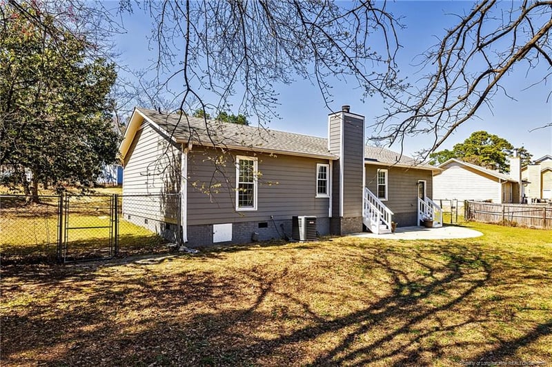 3690 Highgate Dr, Hope Mills, NC 28348