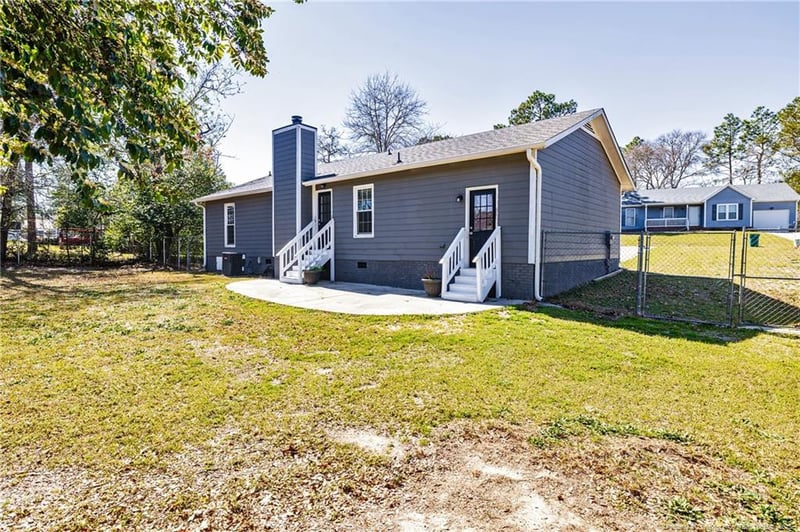3690 Highgate Dr, Hope Mills, NC 28348