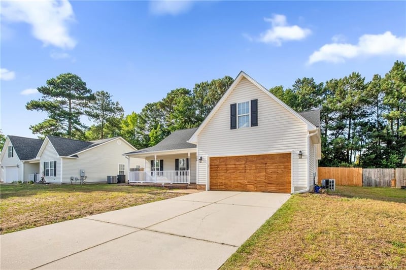 3696 Pioneer Dr, Hope Mills, NC 28348