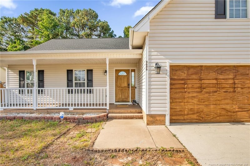 3696 Pioneer Dr, Hope Mills, NC 28348