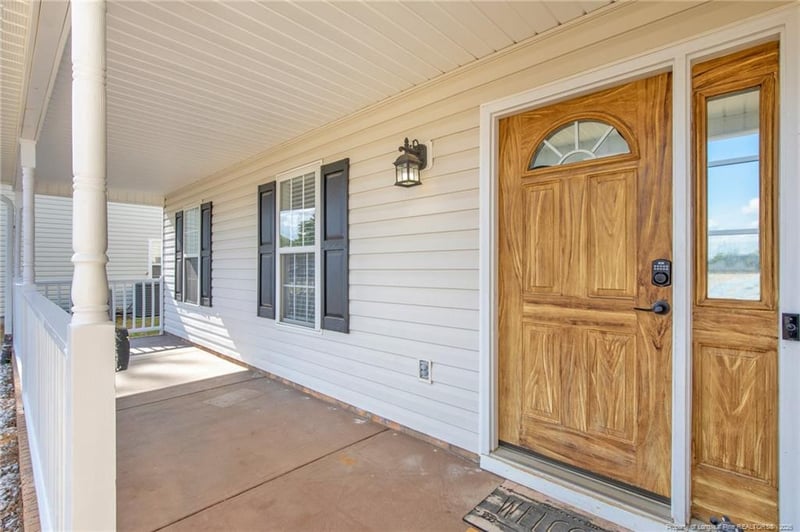 3696 Pioneer Dr, Hope Mills, NC 28348