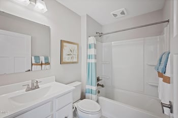 37 Artesa Ct, Fuquay Varina, NC 27526