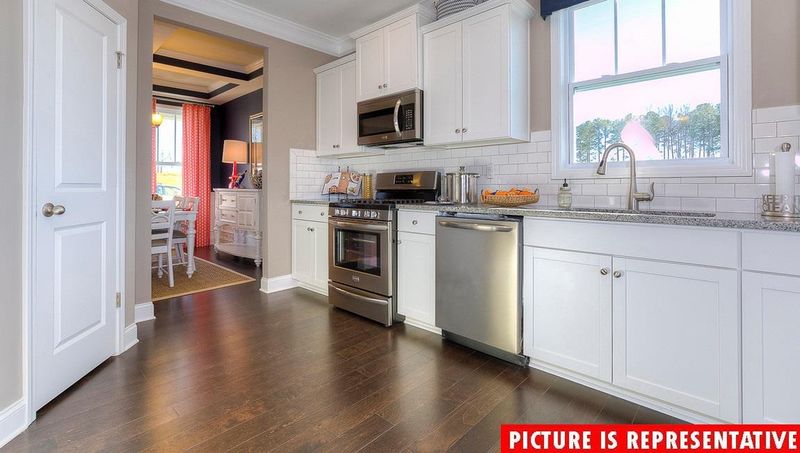 37 W Calvert Ct, Clayton, NC 27572