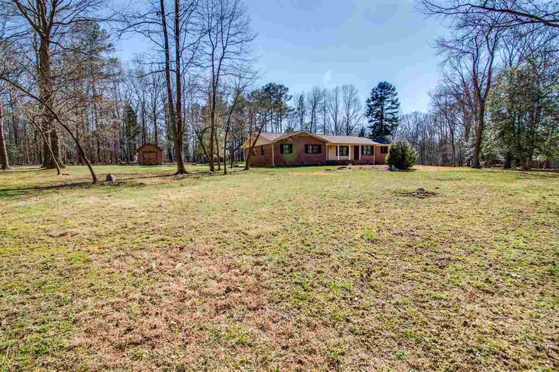 37 Cardinal Ct, Pittsboro, NC 27312