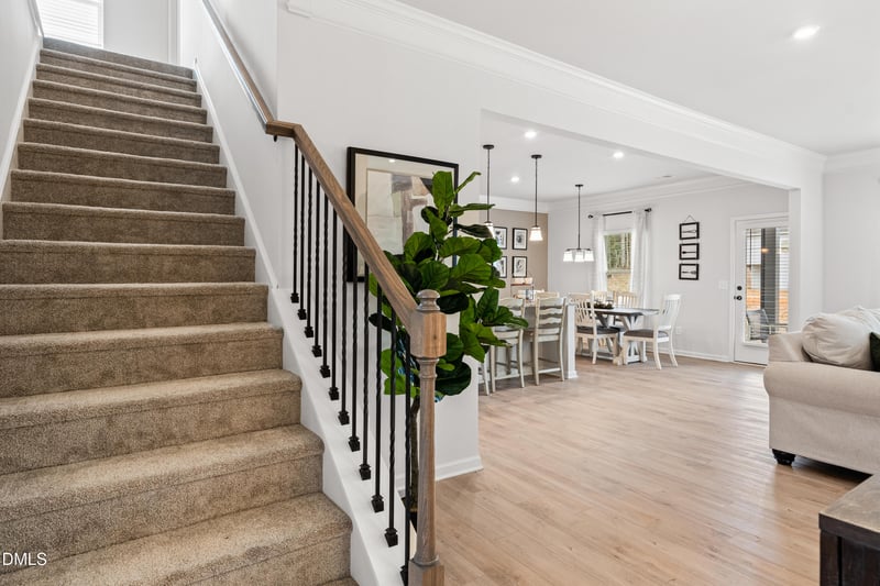 37 Chardonnay Dr, Lillington, NC 27546