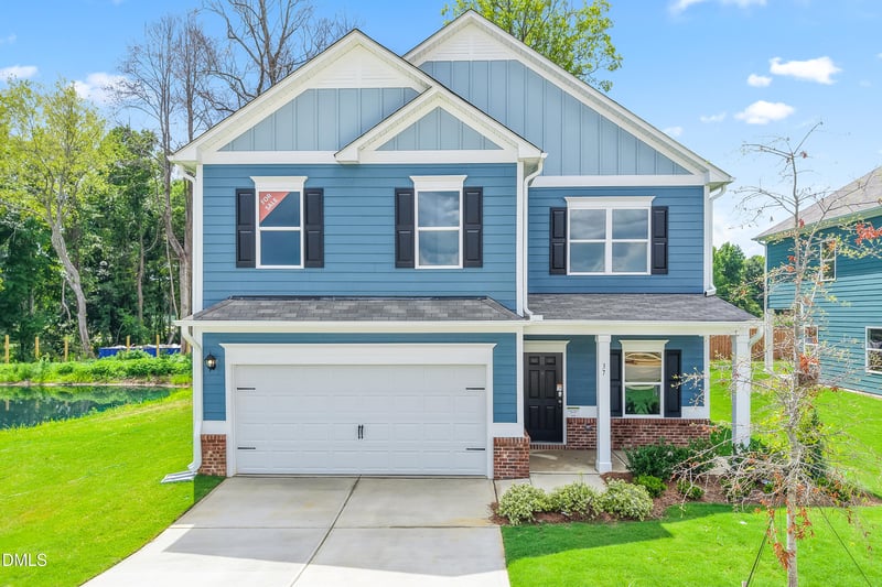 37 Chardonnay Dr, Lillington, NC 27546