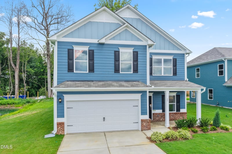 37 Chardonnay Dr, Lillington, NC 27546