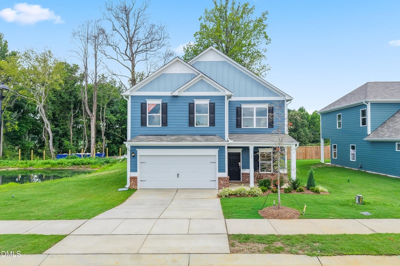 37 Chardonnay Dr, Lillington, NC 27546