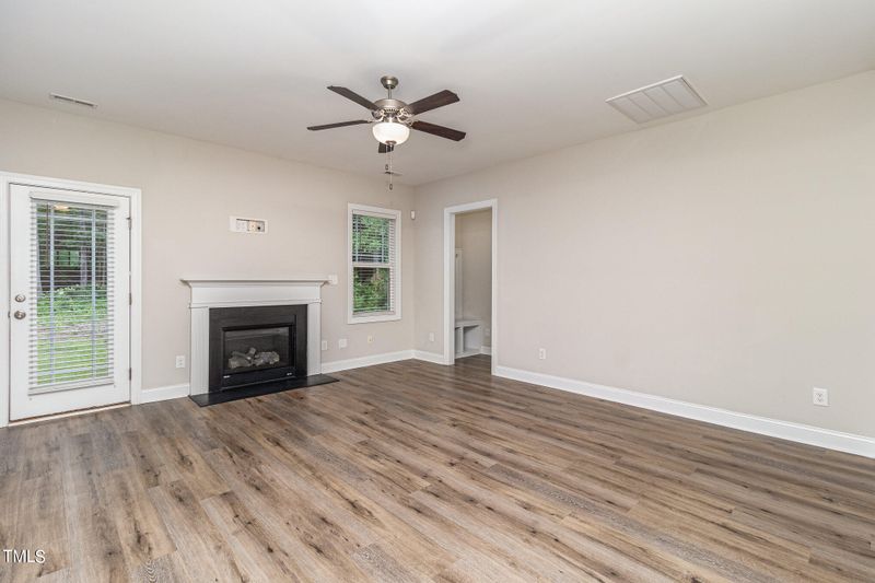 37 Coventry Ln, Lillington, NC 27546