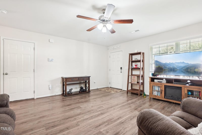 37 Fox Den Ct, Angier, NC 27501