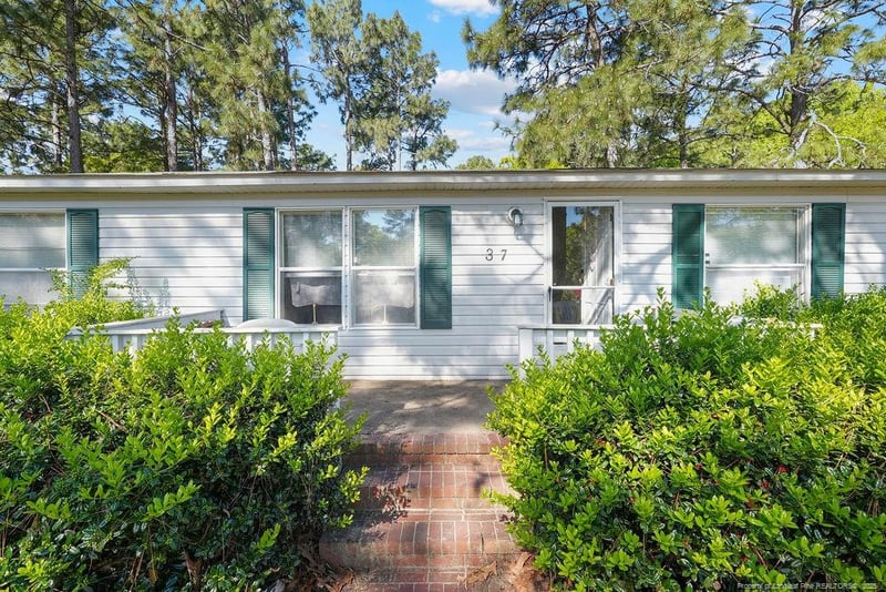 37 Gibbs Rd, Lillington, NC 27546