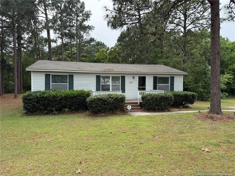 37 Gibbs Rd, Lillington, NC 27546