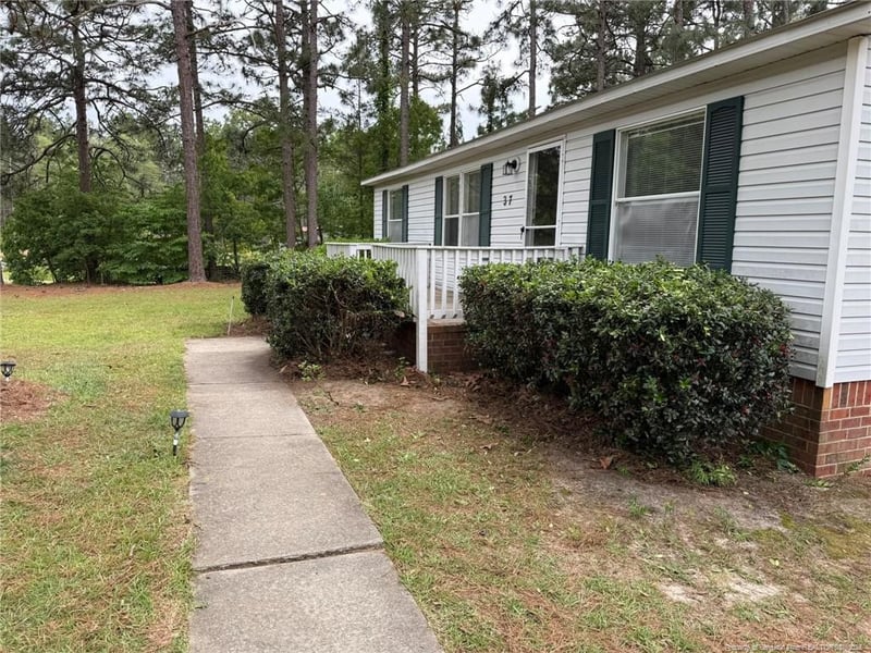 37 Gibbs Rd, Lillington, NC 27546