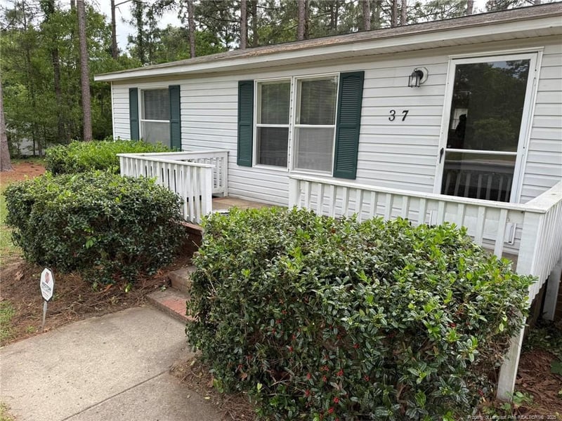37 Gibbs Rd, Lillington, NC 27546