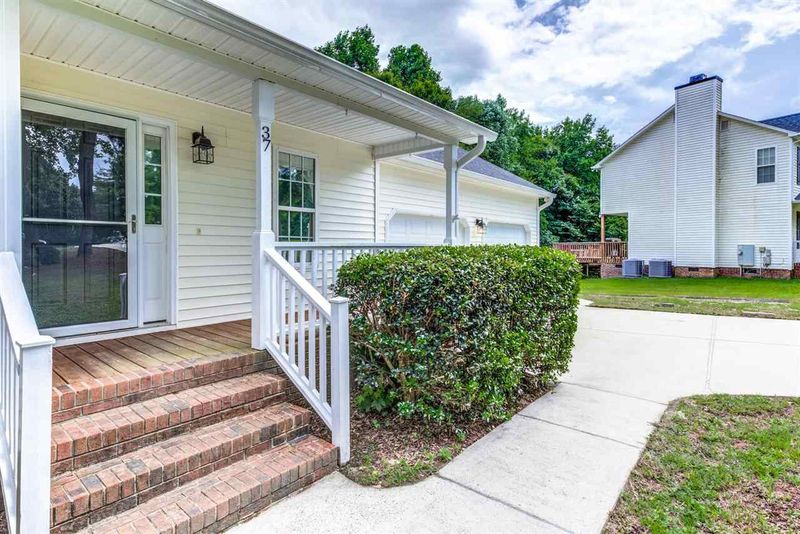 37 Greenway Dr, Clayton, NC 27520