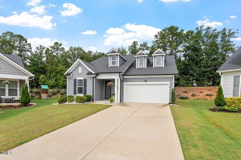 37 Lunata Ct, Clayton, NC 27527