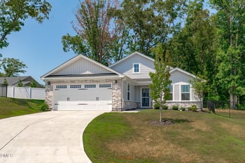 37 Richfield Ct, Fuquay Varina, NC 27526